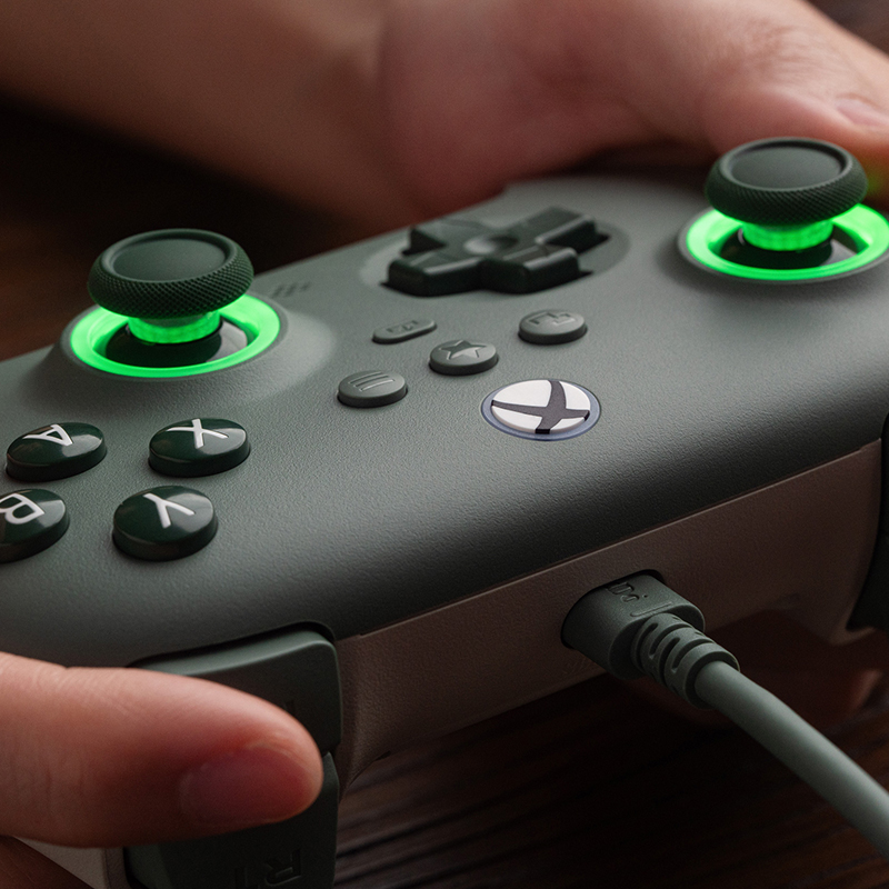 Controlador de juegos con cabl - Pc Gaming Gigabyte reseña y precio